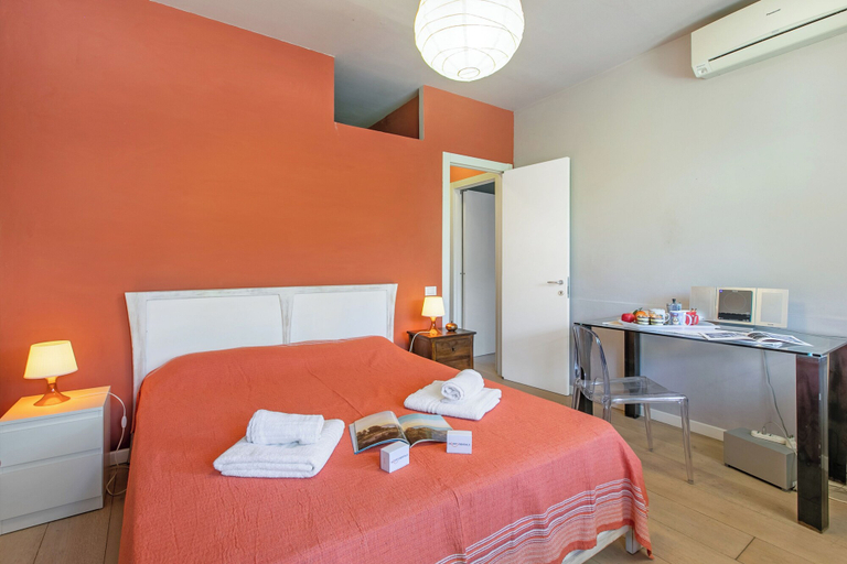 Room 3, Casa Piero With Private Garden and Parking, Lucca