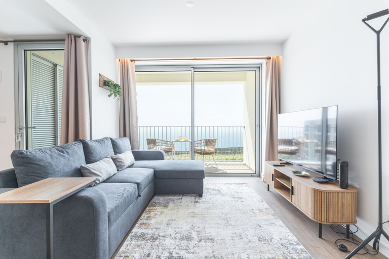 Room 4, Infinity Blue by Atlantic Holiday, Câmara de Lobos
