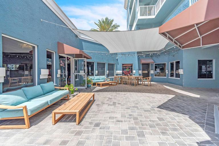 Outdoor dining 4, Skyline of Madeira 306, Pinellas