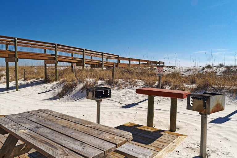 Outdoor dining, Sandpiper Cove 9134 1 Bedroom Condo, Okaloosa