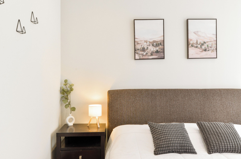 Room 4, Aqua, Monterrey