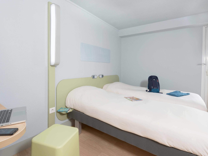 Bedroom 3, ibis budget Béziers Est La Giniesse, Hérault