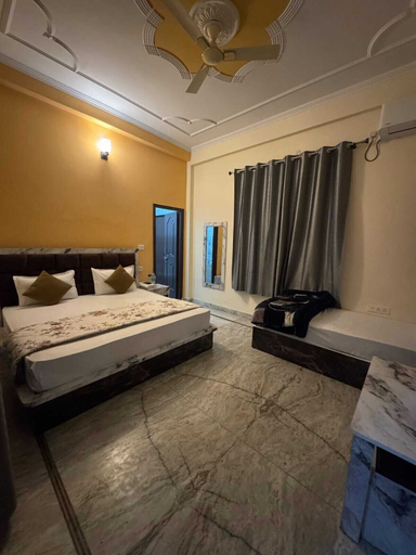 Room 4, Bhagirathi Residency, Garhwal