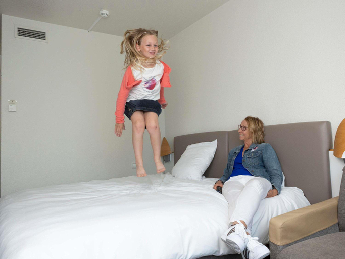 Bedroom 3, Novotel Mulhouse Bale Fribourg, Haut-Rhin