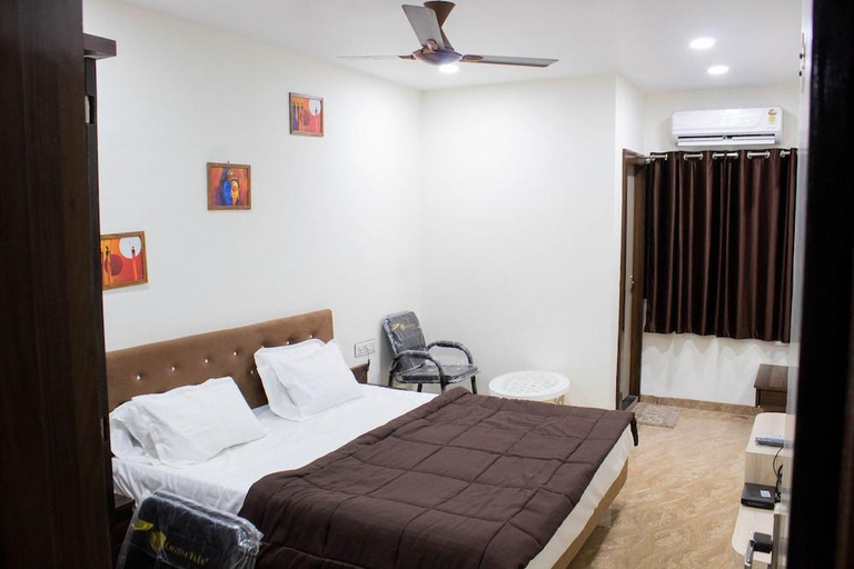 Bedroom 2, kiwi inn hotel, Indore