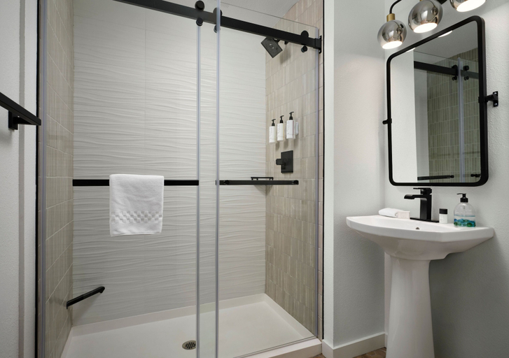 Bathroom 4, Starfish Manor Oceanfront Hotel, Lincoln