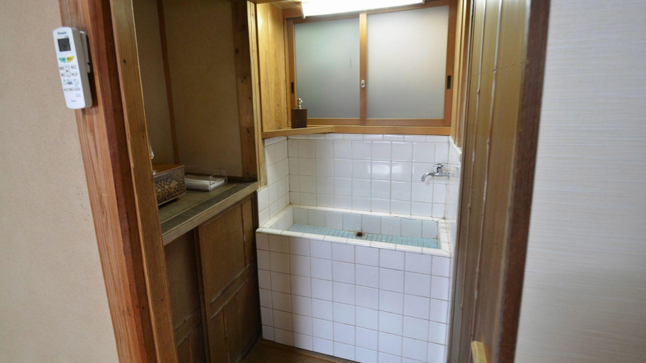 Bathroom, Bingoya Ryokan, Kurashiki