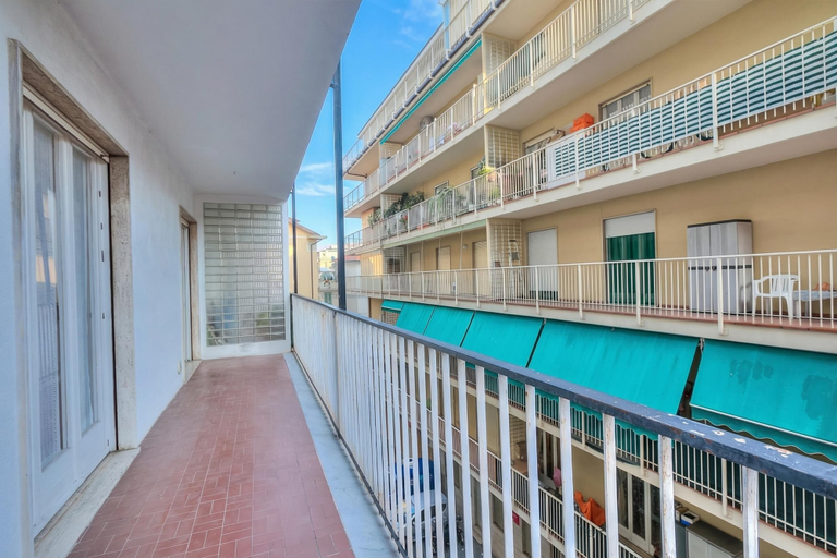 Balcony 2, Casa Letizia few min From sea Outdoor Dining for 4, Imperia