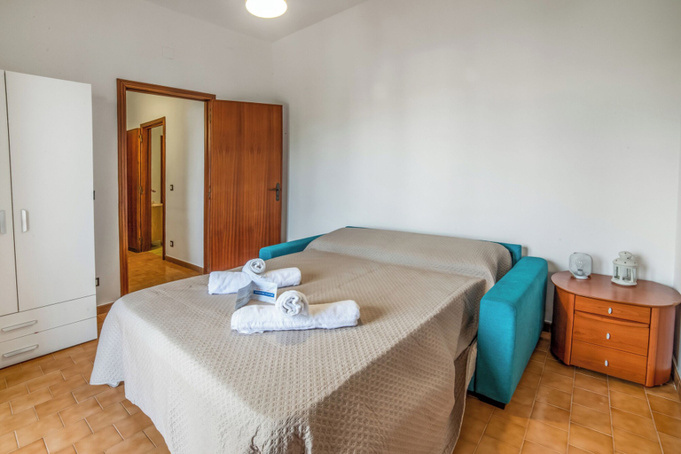 Room 4, Tramonto D'Oro Apartment Near The Beach - Happy Rentals, Lecce