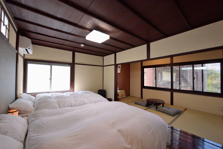 Bedroom 2, Inari Ohan, Kyoto