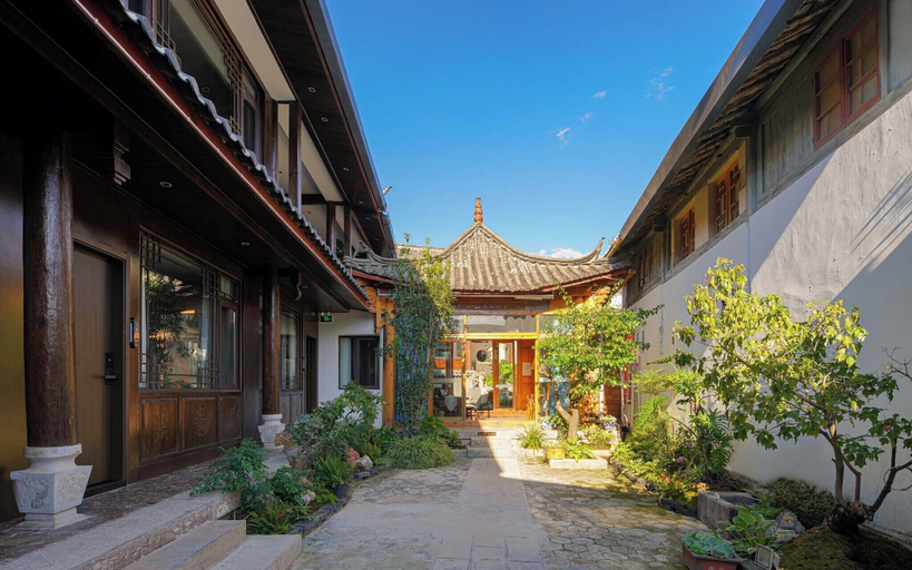 Exterior 4, The Naxi Hereditary Courtyard - Chinese Nature's Design Retreat - Free Pick-up from Airport for 3 Nights, Lijiang