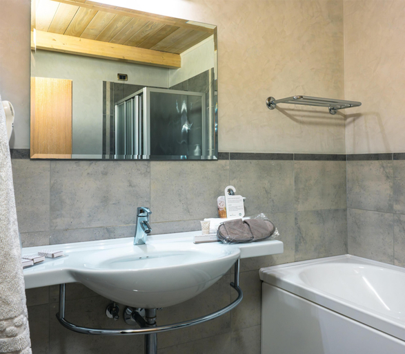 Bathroom 3, San Giorgio, Sure Hotel Collection by Best Western, Forli' - Cesena