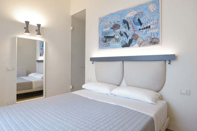 Room 2, Mare Fuori, Trapani