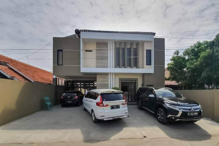 Exterior & Views, Jatiwangi Syariah Guest House Mitra RedDoorz, Majalengka