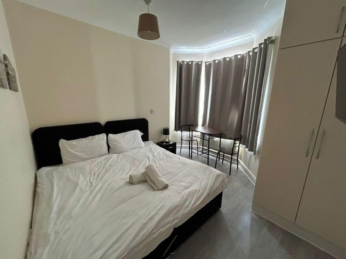 Room 4, Gassiot House, London