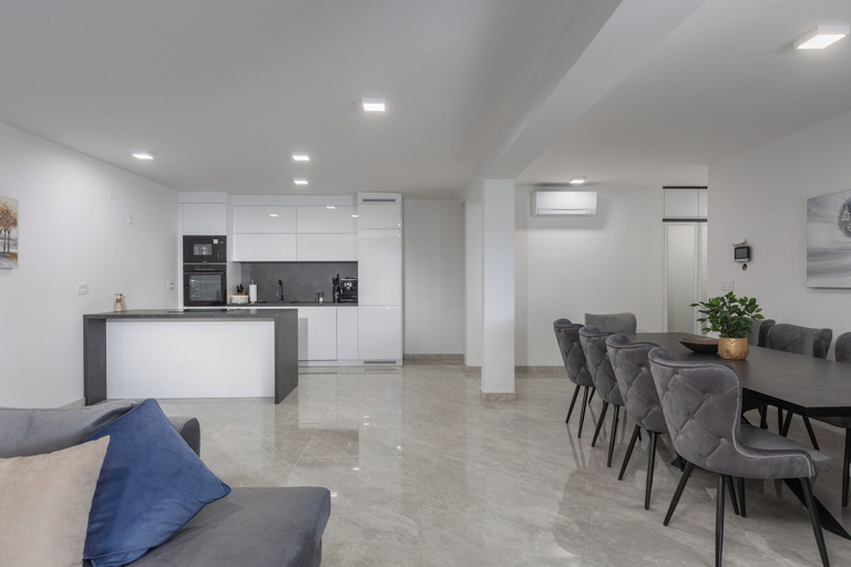 Others 5, Spacious Pool Apartment Crikvenica, Crikvenica