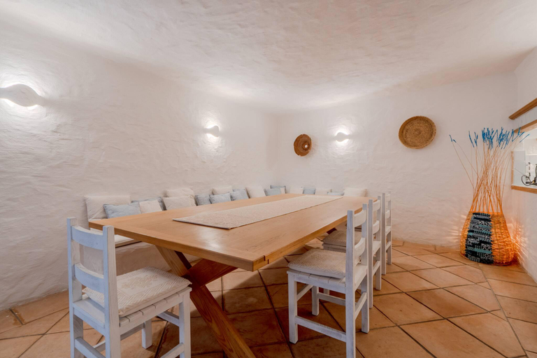 5, Villa Flor, Exclusive Property with Pool in Stintino, Sassari