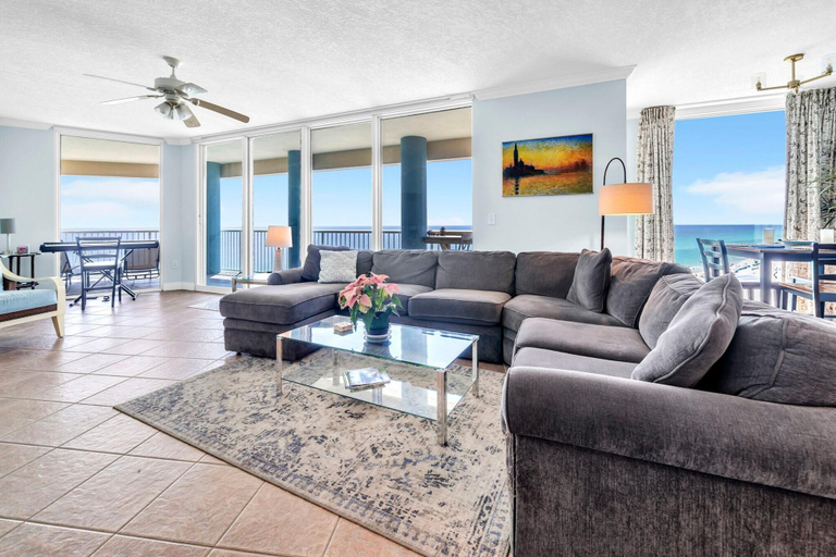 Living area 5, Palazzo 908, Bay