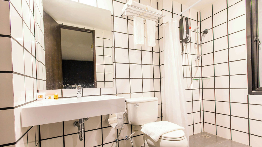 Bathroom 3, B2 Phuket Boutique & Budget Hotel, Phuket Island