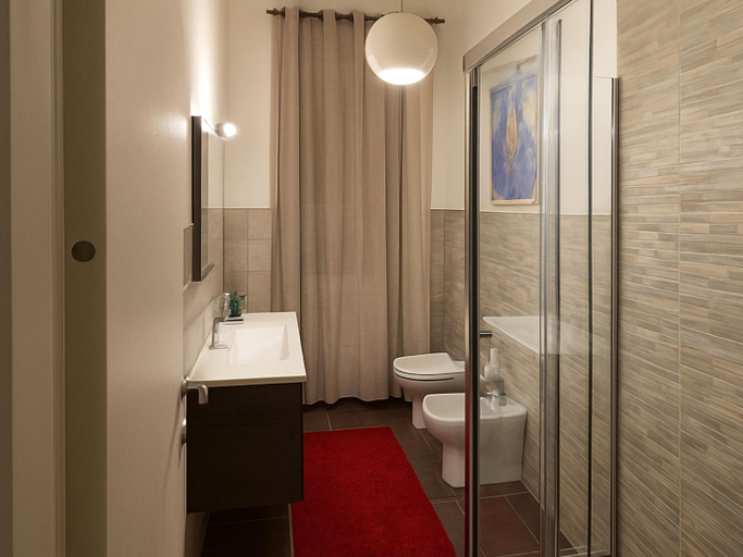 Bathroom 2, ES - Essential Solution & Emotion Stories (locazione turistica), Verona