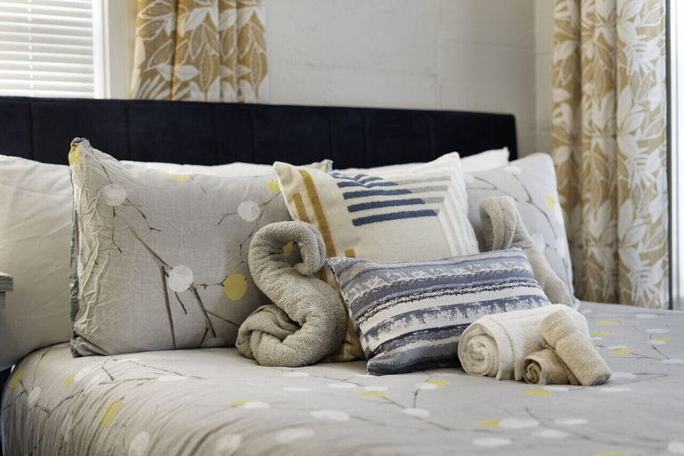 Interior 2, 4 Queen Beds High Speed Wifi Private Parking, Fort Worth
