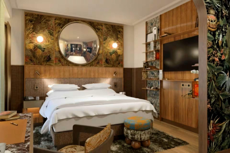 4, Skald Akureyri, Curio Collection by Hilton