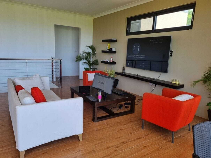 Interior 3, Vigie Beach Premium