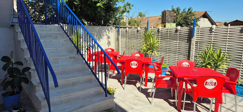 Outdoor dining 2, EPAT, Limanu
