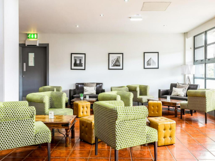 Others 2, Sheffield Metropolitan Hotel by Belvilla, Sheffield
