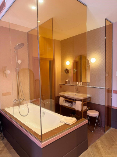 Bathroom 4, Hotel De Cambis, Vaucluse