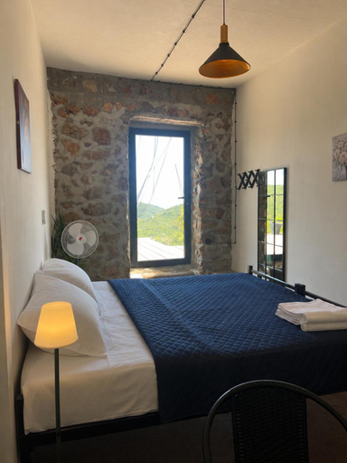 Bedroom 3, Stone Rose Glamping & Apartments