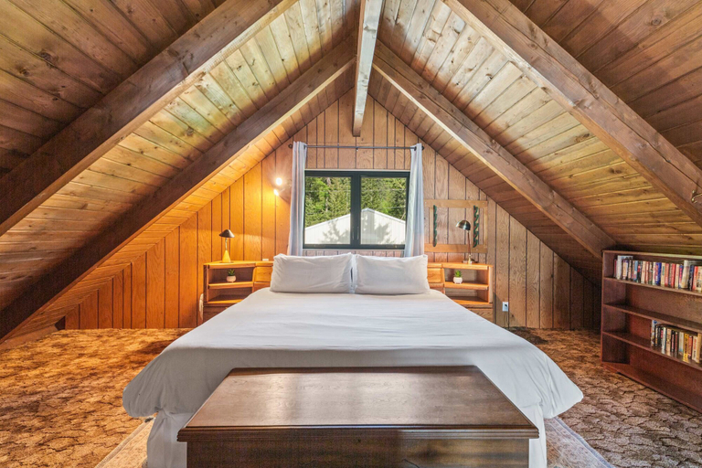 Bedroom 3, Cabin On The Lake in Harrison, Kootenai