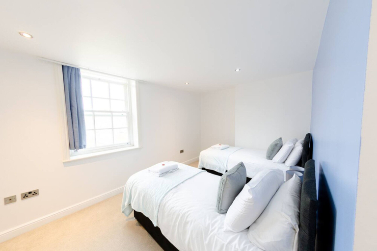 Room 3, Charlotte House Prime Location Urban Nest 2bed 2bath, Suffolk