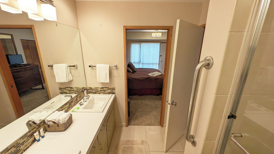 Interior 3, Meadow House 42, Deschutes