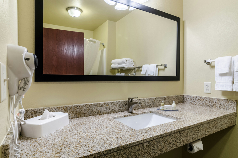 Bathroom 3, Cobblestone Inn & Suites Ord, NE, Valley