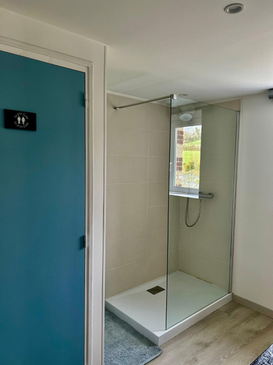 Bathroom 3, Etoile du Kap, Manche