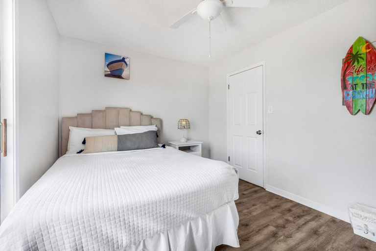 Room 5, Romar Village 621, Baldwin
