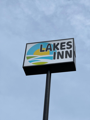 Exterior & Views 3, Lakes Inn, Benton