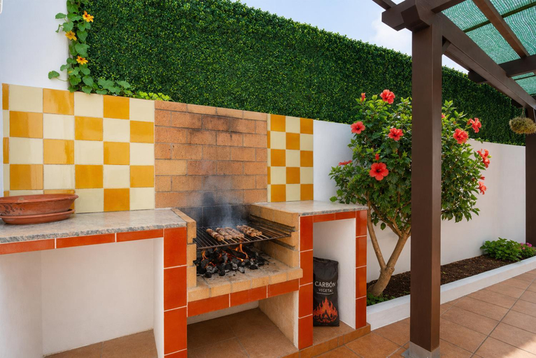 Others 4, Villa Maria Large Private Pool, A/C, WiFi, Baleares