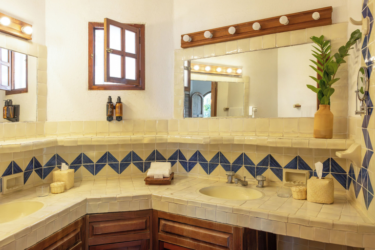 Bathroom 4, Hotel Santa Fe, Dist. Pochutla