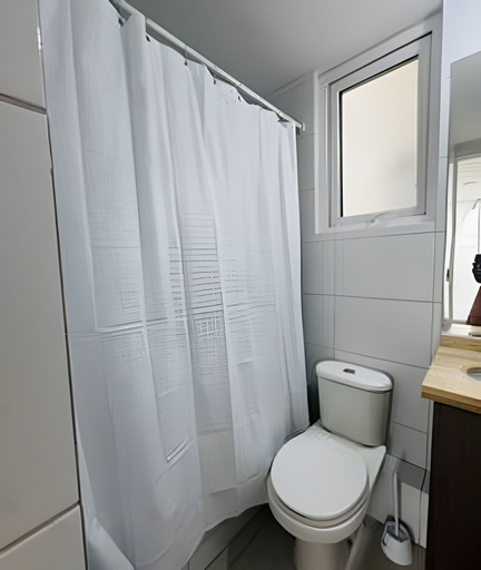 Bathroom 2, Lord Cochcrane, Santiago