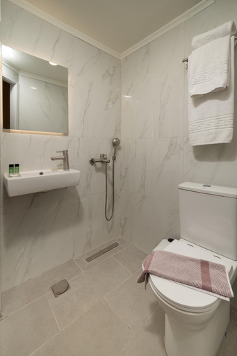 Bathroom 3, Orfeas Hotel, North Aegean