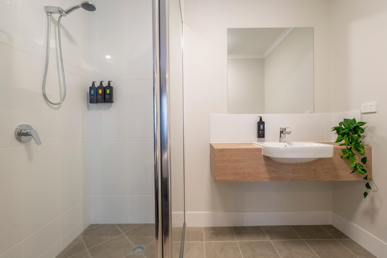 Bathroom 5, Cairns Southgate Hotel, Cairns