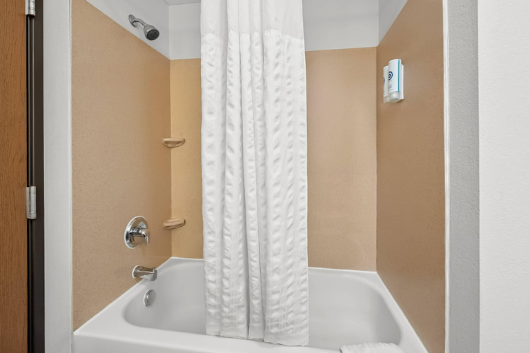 Bathroom 4, Comfort Suites Sanford, Lee