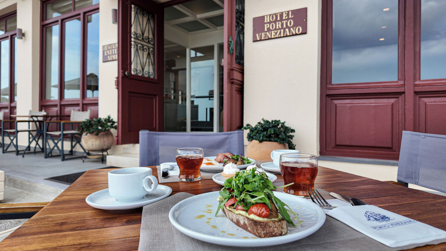 Food & Drinks 5, Porto Veneziano Hotel, Crete