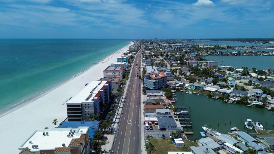 Aerial view 3, Skyline of Madeira 306, Pinellas
