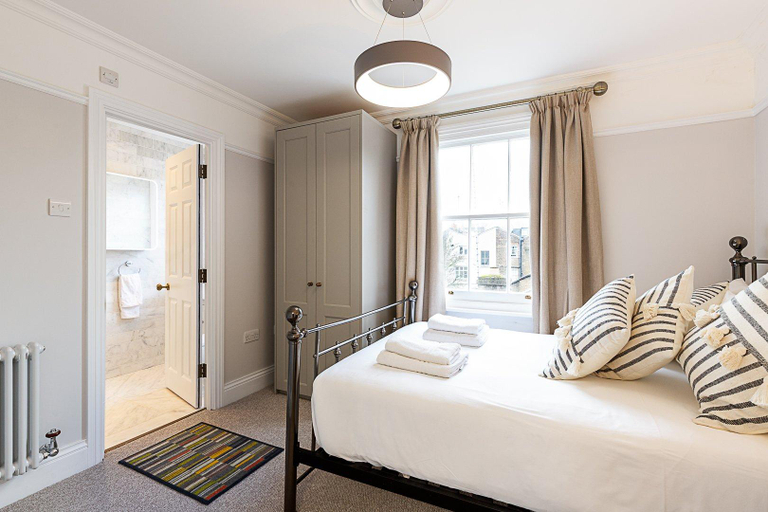 Bedroom 2, Stylish Marylebone City Apartment, London
