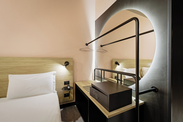 Bedroom 4, ibis Styles Roma Aurelia, Rome