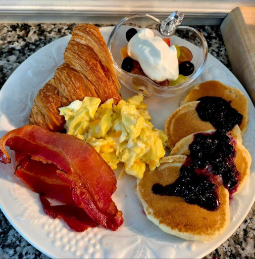 Food & Drinks 5, Finlay House Bed and Breakfast Niagara - on - the - Lake, Niagara
