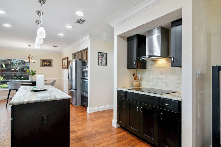 Interior 5, Rustic Hideaway - Great Location + Pet Friendly!, Orange